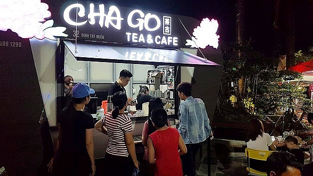 Chưa khai trương, phố đi bộ ở Ninh Bình đã đông nghịt người