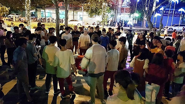 Chưa khai trương, phố đi bộ ở Ninh Bình đã đông nghịt người Chưa khai trương, phố đi bộ ở Ninh Bình đã đông nghịt người