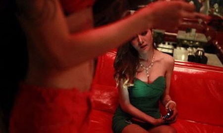 Sự thật phía sau quan hệ 'chân dài - đại gia' Sự thật phía sau quan hệ 'chân dài - đại gia'