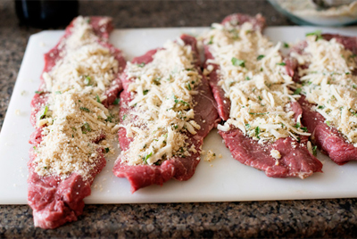 Trổ tài làm thịt bò cuộn braciole ăn kèm mỳ Ý