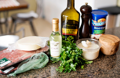 Trổ tài làm thịt bò cuộn braciole ăn kèm mỳ Ý