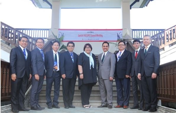 tong giam doc tap doan dau khi quoc gia viet nam lam viec tai indonesia