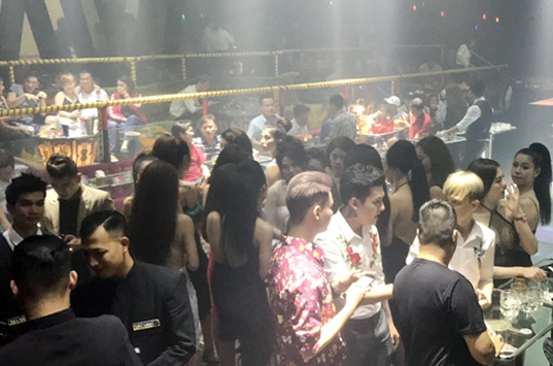 xa hoi den an nau trong vu truong karaoke o sai gon