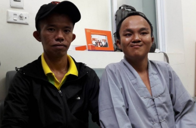 chang trai khuyet tat di bo xuyen viet dang ky hien tang