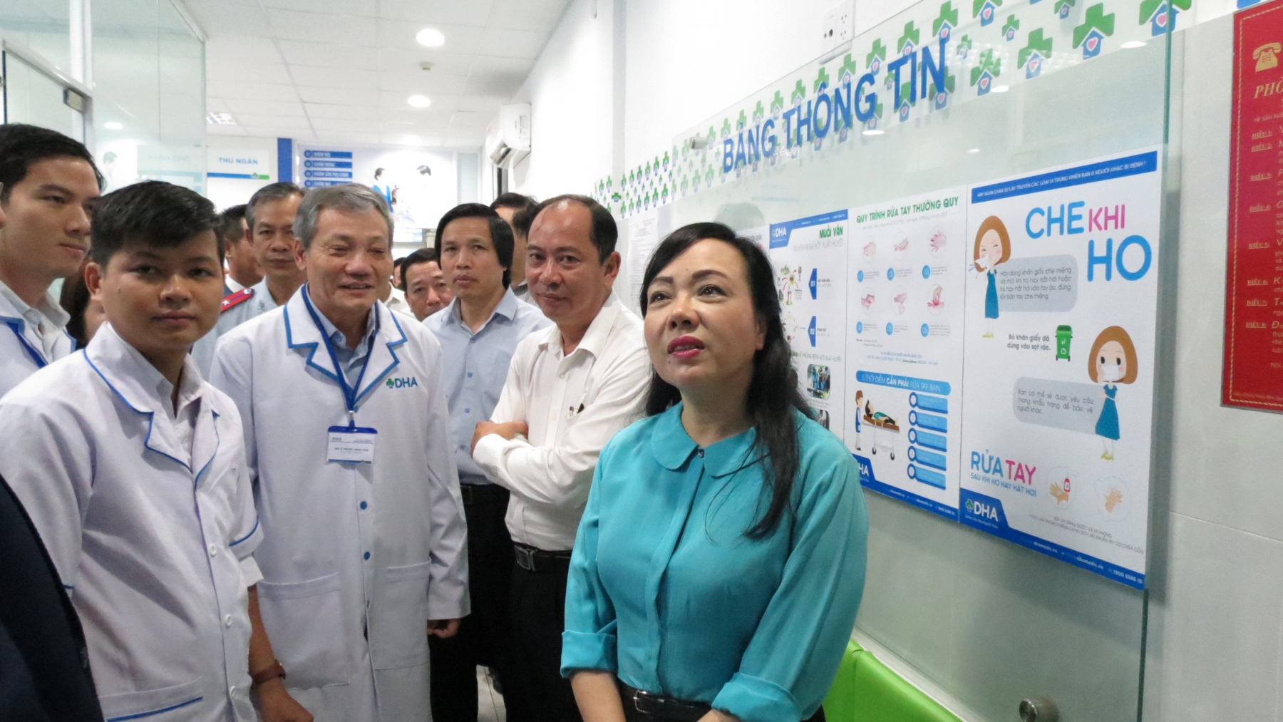 bo truong bo y te kiem tra cong tac thi diem de an xa hoi hoa y te co so