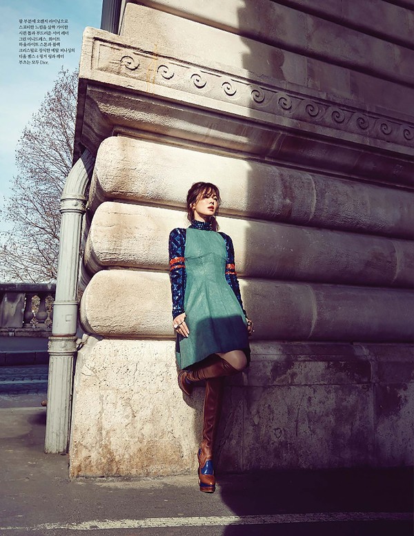 Song Hye Kyo khoe dáng với hàng hiệu Dior