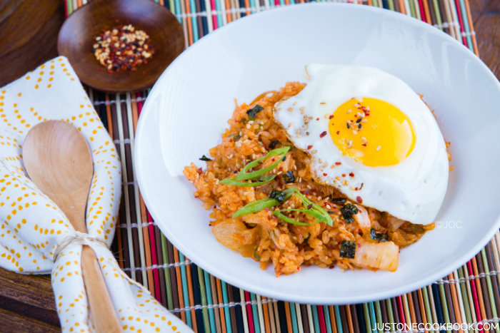 Cơm rang kim chi cho ngày bận rộn