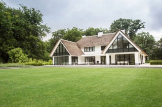 Cảnh quan tuyệt đẹp cùng nội thất tinh tế của ngôi nhà mang tên Villa Huizen