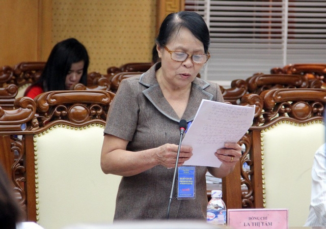 hoi uc cua nu anh hung vuot mua bom gop suc khai tu 1205 qua bom