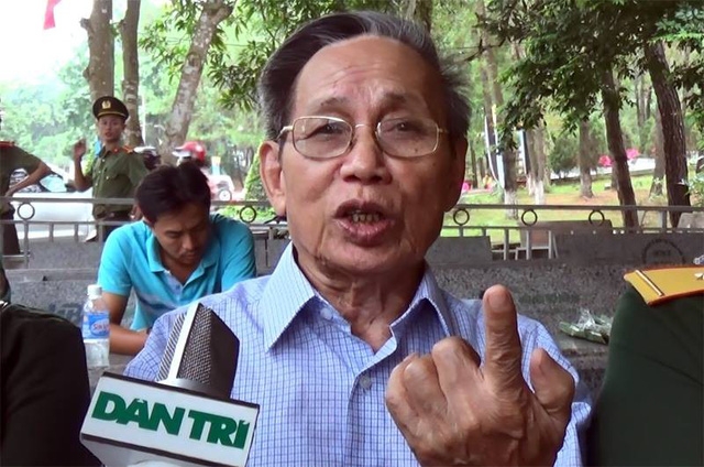 cuc oi bai tho goi tim co gai dong loc bi chon vui duoi ho bom