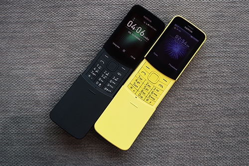 nokia 8110 qua chuoi hang nhai gia 350000 dong