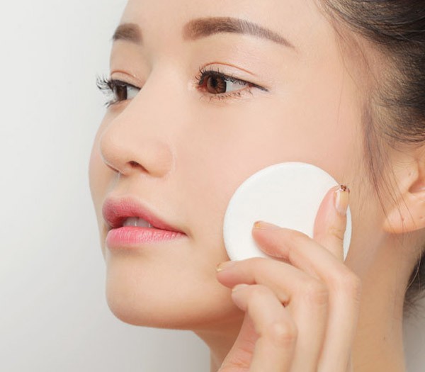 Mách bạn 3 cách đánh kem nền mùa lạnh