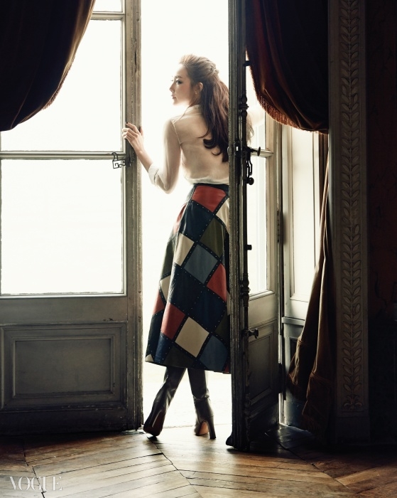 Choi Ji Woo khoe vẻ quý phái trên Vogue Choi Ji Woo khoe vẻ quý phái trên Vogue