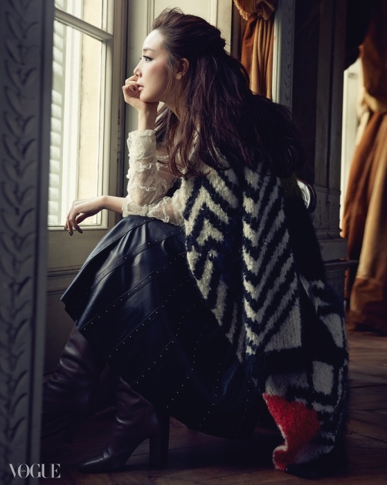 Choi Ji Woo khoe vẻ quý phái trên Vogue Choi Ji Woo khoe vẻ quý phái trên Vogue