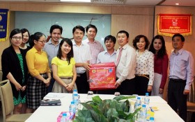 Công đoàn Dầu khí tặng quà người lao động
