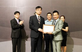 Smartcom phân phối độc quyền điện thoại của Pantech VEGA tại Việt Nam