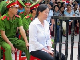 Tử hình vợ cảnh sát giao thông đầu độc chồng