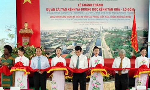 Màu xanh trở lại trên kênh Tân Hóa – Lò Gốm