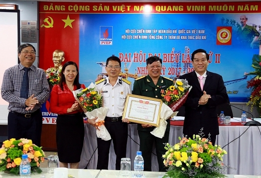 xay dung hoi ccb pvep trong sach vung manh guong mau va nghia tinh