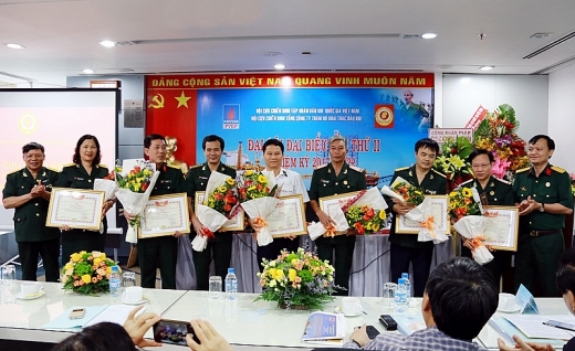 xay dung hoi ccb pvep trong sach vung manh guong mau va nghia tinh