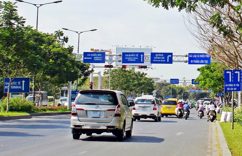 TP HCM lắp thêm biển chỉ đường song ngữ Việt - Anh tp hcm lap them bien chi duong song ngu viet anh