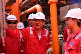 Lãnh đạo PVEP thăm giàn Đại Hùng - 01