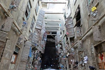 Di dời khẩn 10 hộ dân cuối cùng ở chung cư chờ sập