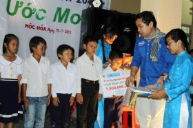 Tình người giữa vùng quê nghèo