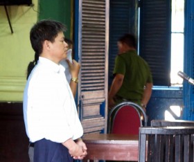 Cán bộ thuế vào tù vì "gợi ý" đưa hối lộ
