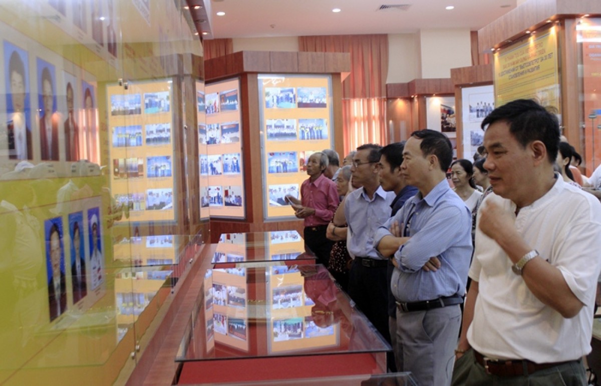 Nguyên cán bộ kỹ thuật PVN thăm Vietsovpetro, Đạm Phú Mỹ