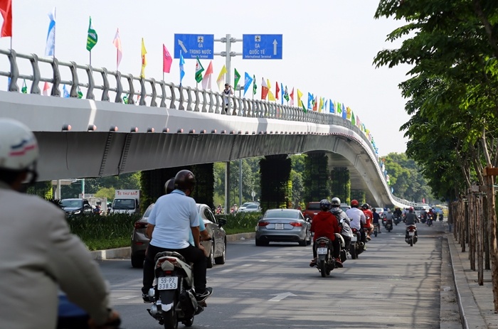 tp hcm thong xe cau vuot tan son nhat