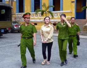 3 mẹ con rủ nhau lừa thiếu nữ bán sang Malaysia làm gái mại dâm