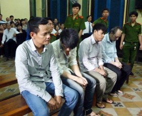 Đánh bạn nhậu đến chết vì mời bia không uống