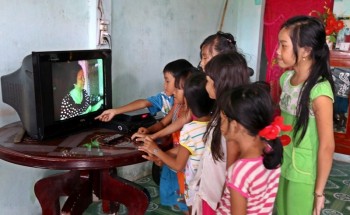 Đồng bào Khmer Sóc Trăng trong ngày vui có điện