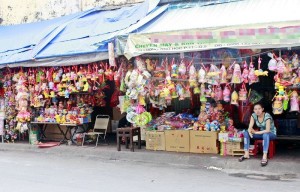 Đìu hiu phố lồng đèn Sài Gòn