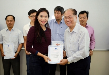 Hội Dầu khí Việt Nam trao chứng chỉ đào tạo học viên Vietsovpetro