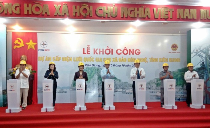 kien giang tiep tuc cap dien luoi quoc gia cho xa dao