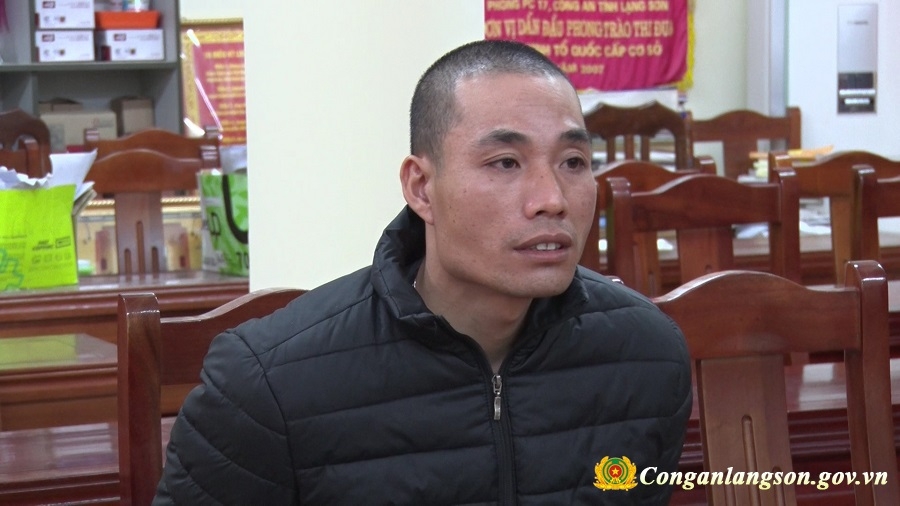 bat doi tuong truy na trong duong day mua ban 2000 banh heroin