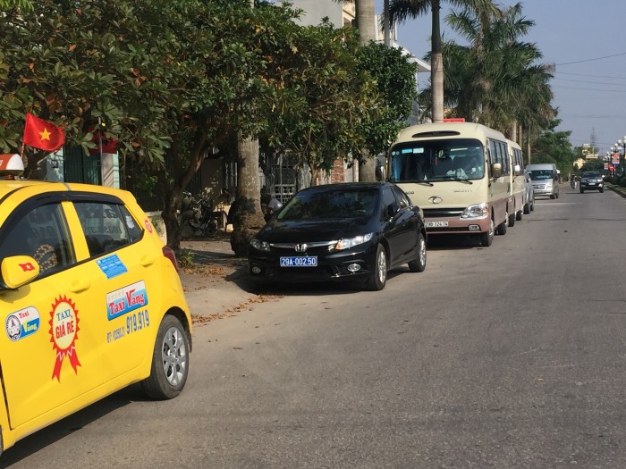 den tran chua khai an xe bien xanh da no nuc du xuan