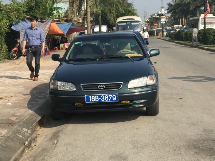 den tran chua khai an xe bien xanh da no nuc du xuan