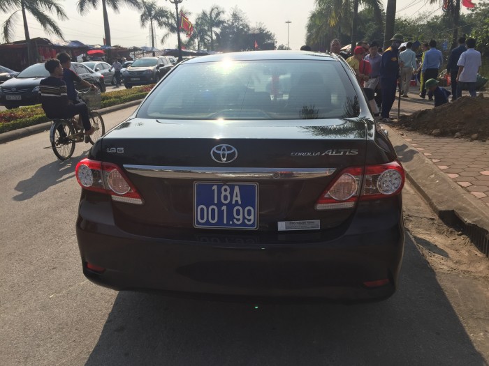 den tran chua khai an xe bien xanh da no nuc du xuan
