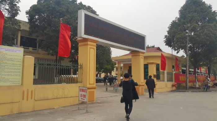 dich vu trong xe chat chem du khach o hoi lim