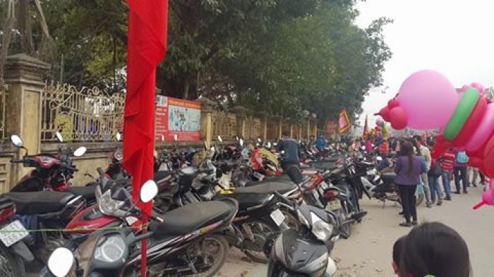 dich vu trong xe chat chem du khach o hoi lim