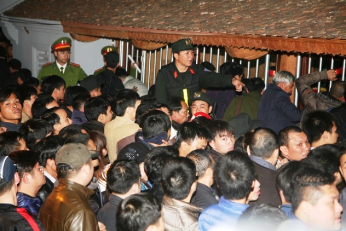 canh hon loan o den tran gio khai an