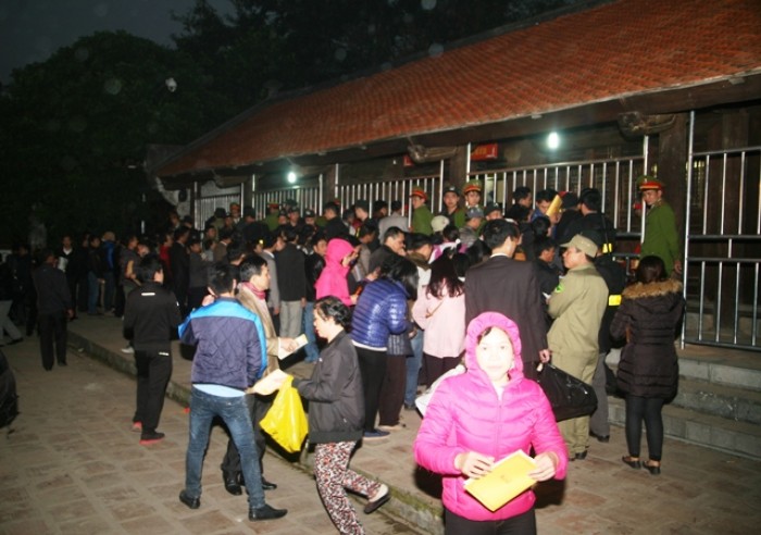 canh hon loan o den tran gio khai an