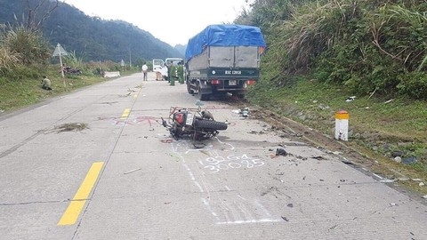 kon tum hai nguoi nuoc ngoai tu vong sau tngt