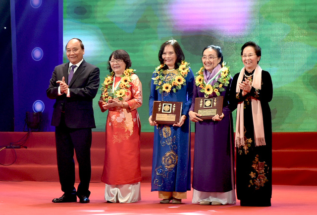 thu tuong doc tho macxim gorki tang chi em phu nu