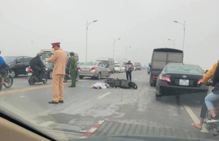 ha noi nguoi dan ong khong ro danh tinh tu vong tren cau vinh tuy