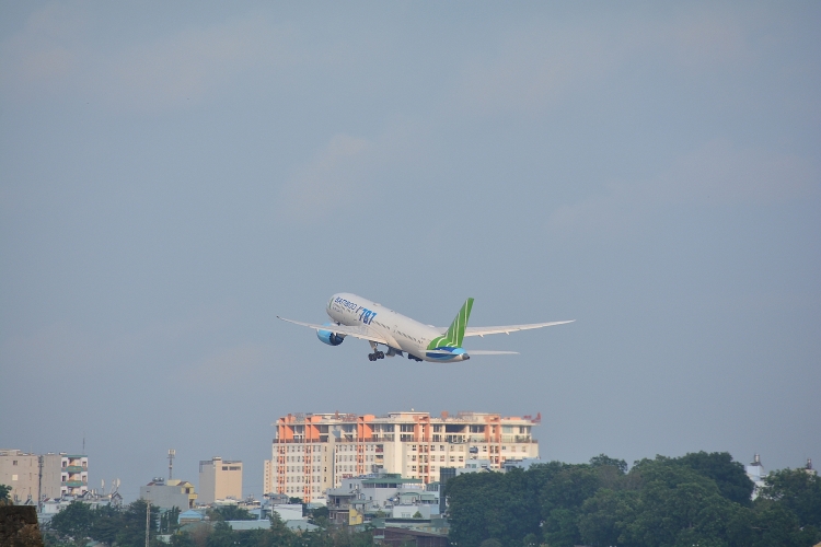 vi sao eu chon bamboo airways cho chuyen bay mot chieu dua cong dan ve nuoc