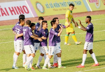 Bầu Hiển thưởng Hà Nội T&T 1.5 tỷ sau 2 trận thắng